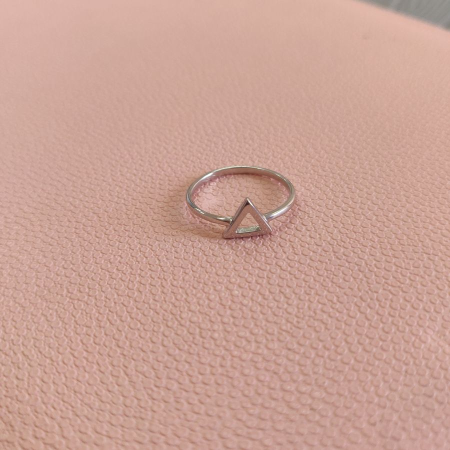 Серебряное кольцо треугольник  Sia
