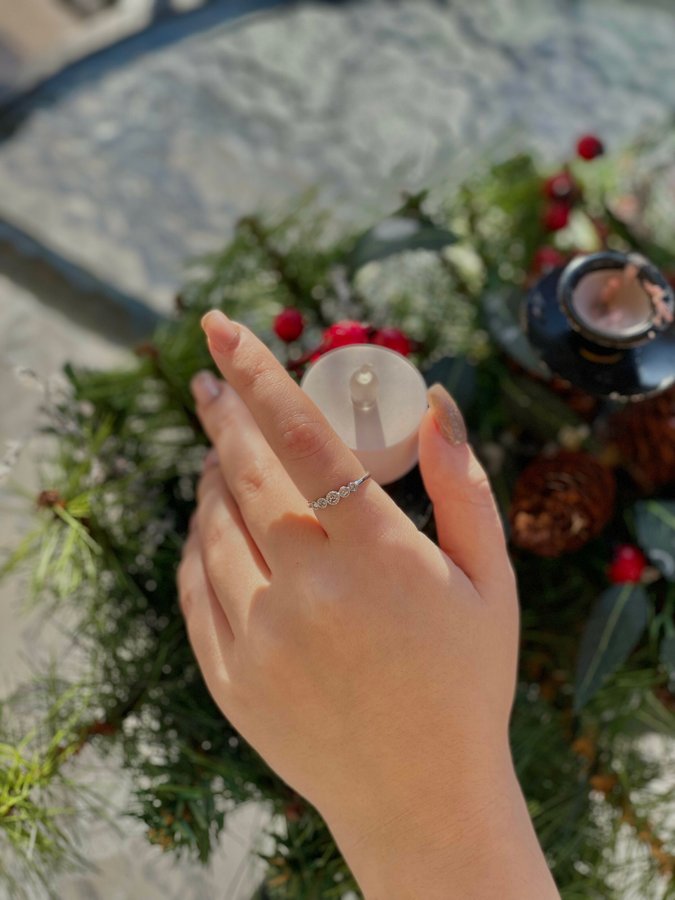 Серебряное кольцо с фианитами для помолвки
