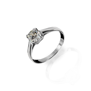 Серебряное кольцо с большим камушком для помолвки